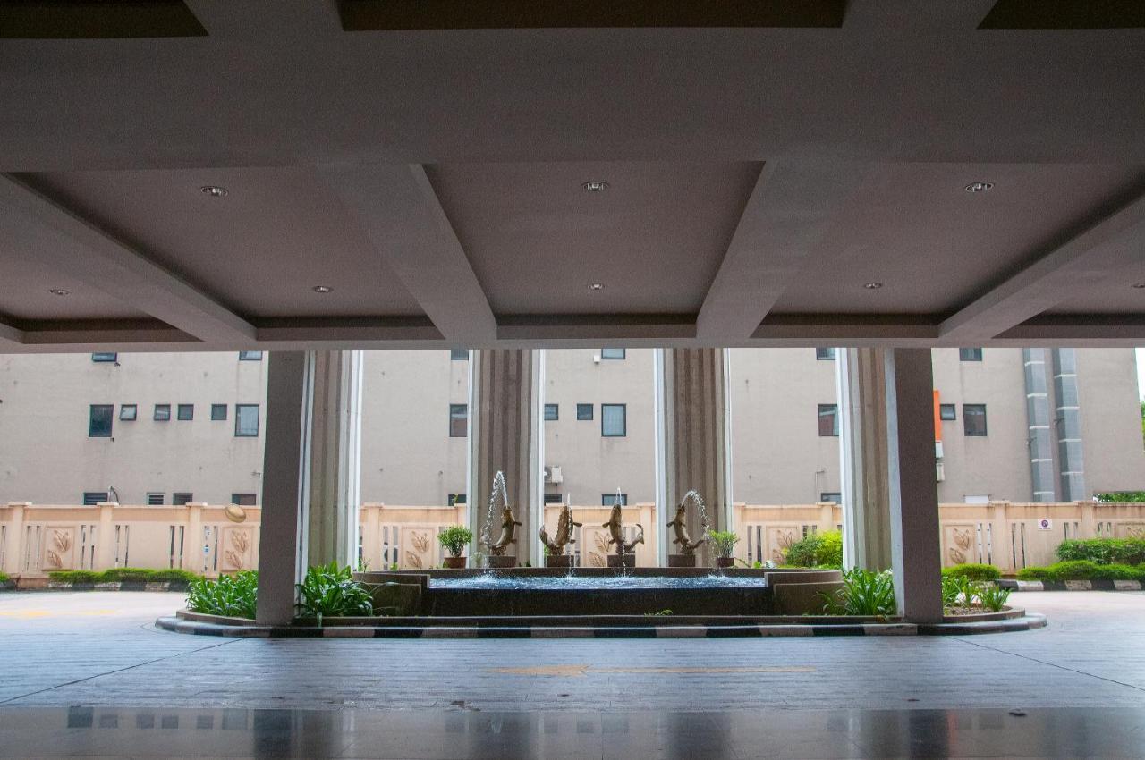 Five H Family Service Apartment スリ・カンバンガン エクステリア 写真